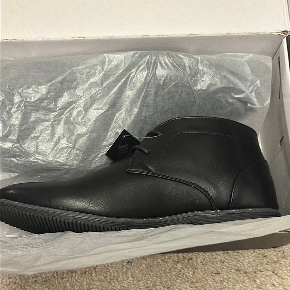 London Fog Men's Sleek Black Chukka Boots